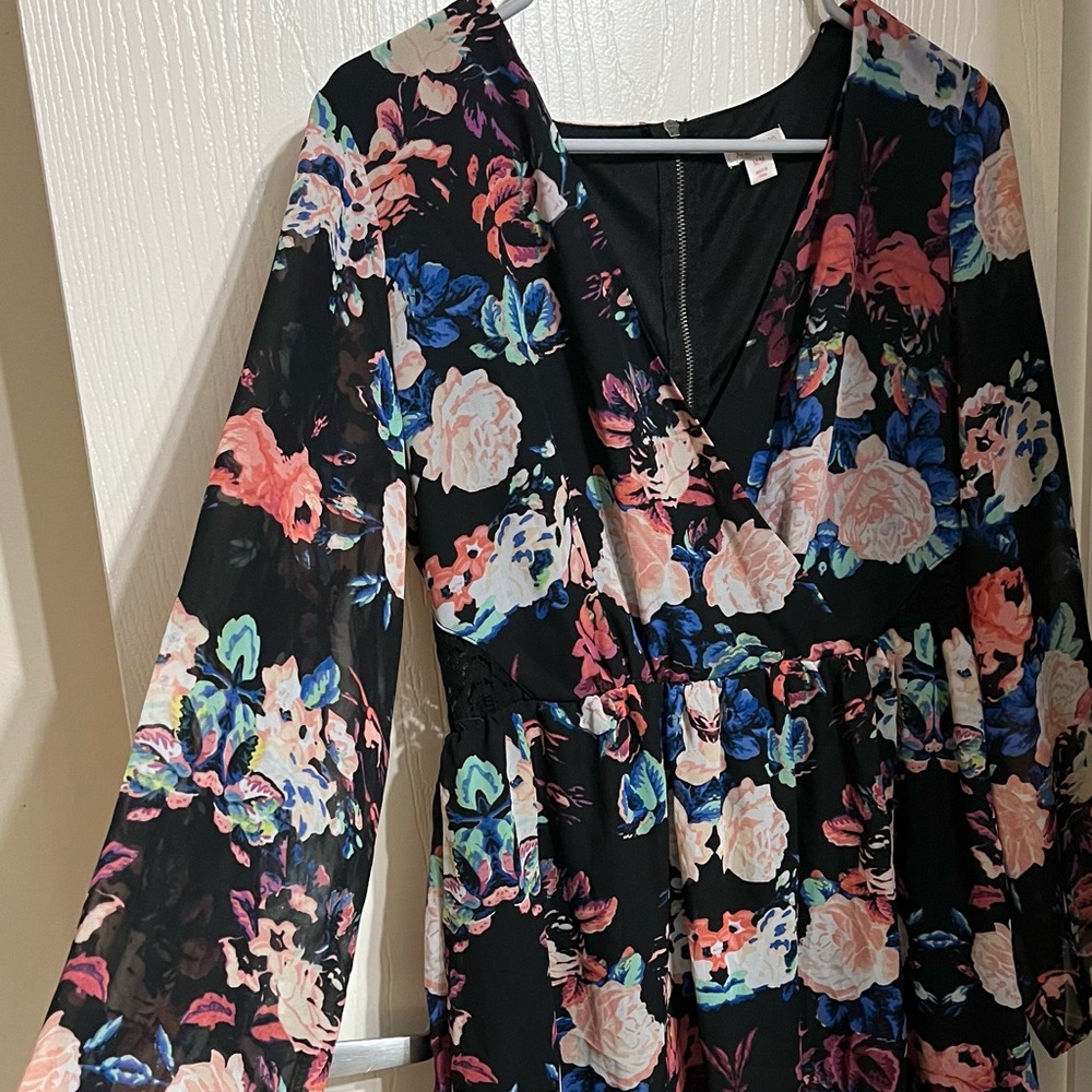 Xhilaration Floral Dress Size Medium